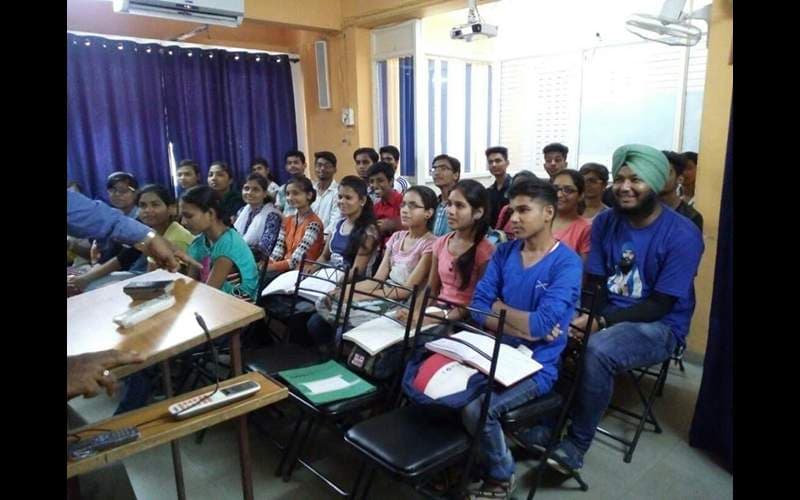 Paramount Institute classroom photo 1